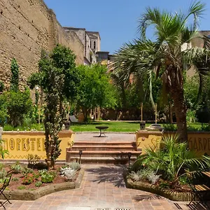 Hopestel Secret Garden , Неаполь Италия